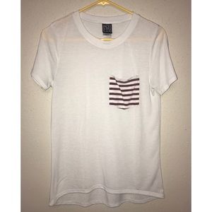 White t-shirt w/maroon stripe pocket